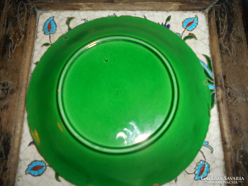 Antik Schramberg zöld színű levél mintás majolika tányér.