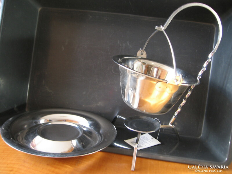 Fish sauce serving cauldron with stand and tray
