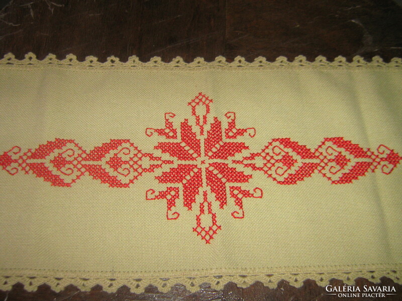 Beautiful embroidered cross-stitch crochet edge woven tablecloth runner