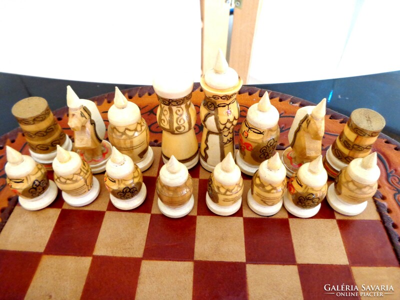 Uti chess set leather, hand-stitched and painted