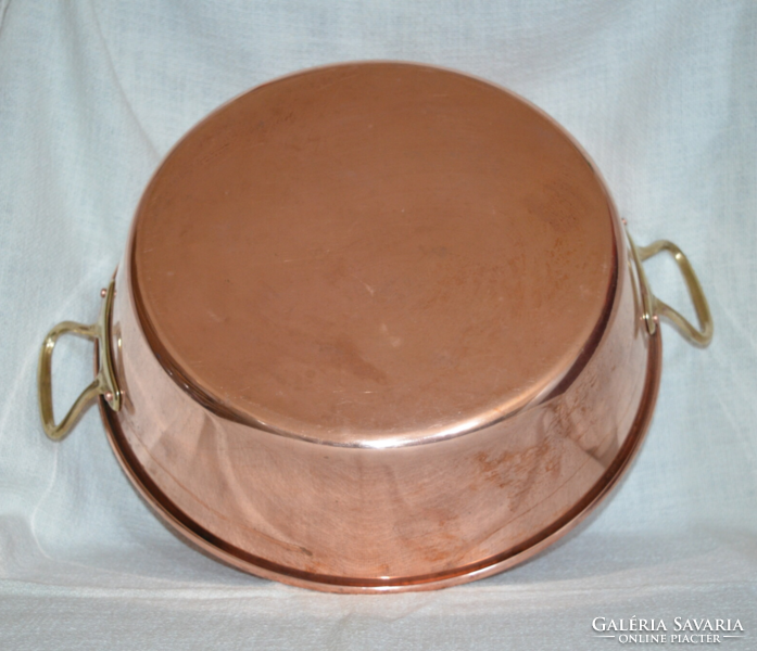 Copper vessel in good condition