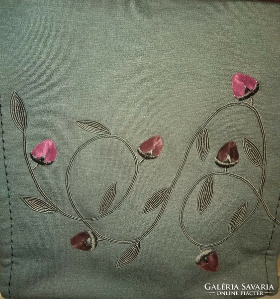 Vintage, sosem hordott Laura Biagiotti bársony rózsabimbós posztó táska porzsákkal