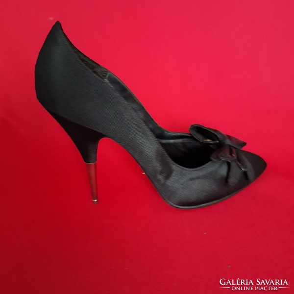 Vintage fekete, magassarkú női cipő