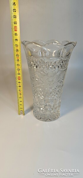 Cup-shaped glass vase