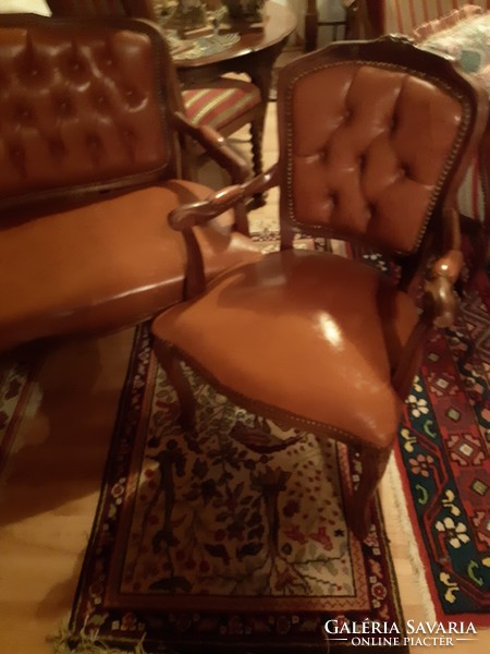 Három darabos bőr cheszterfild chippendél barok stilusú ülőgarnitura