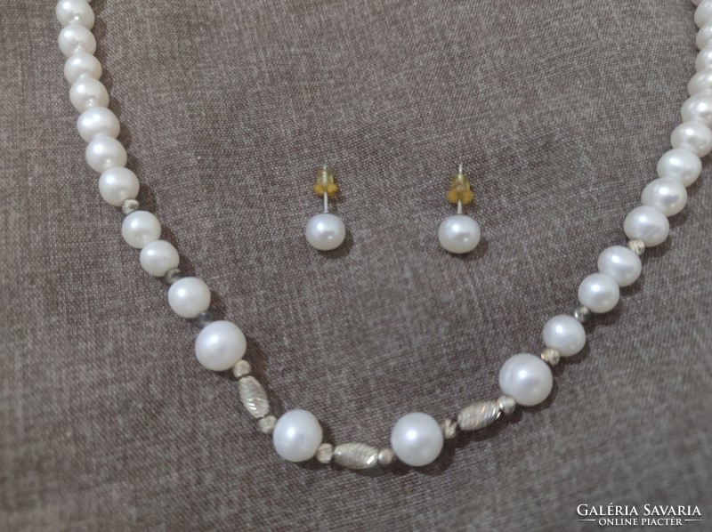 Silver necklace-necklace and earrings with white pearls