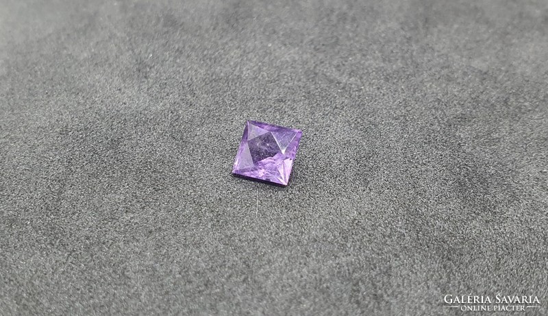 Deep purple amethyst 1.1 Carat. With certification.