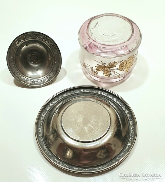 Offering Viennese art nouveau silver-plated bonbons, candies, sweets and biscuits