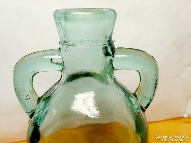 Antik amfora formájú öntött füles palack buborék zárványokkal
