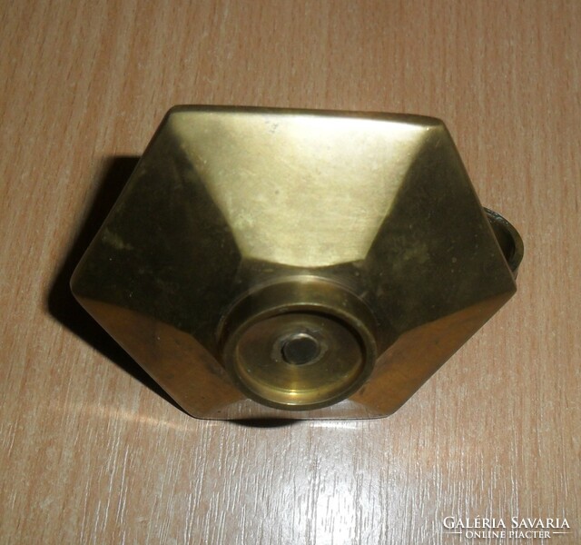 Brass walking candle holder with a diameter of 7 cm. About 5 cm high. 120 Gr.