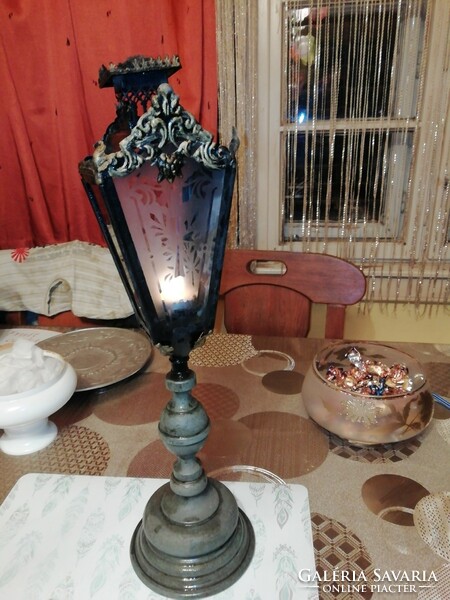 A candle lamp from a collection that has been sold is 66 cm high in the condition shown in the pictures.