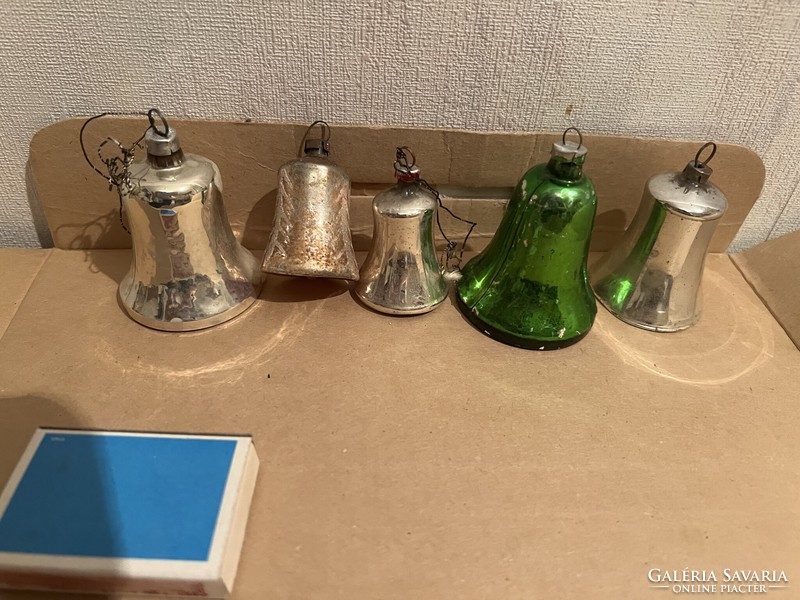 Antique carnation bells: bell mix