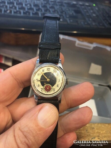 Soviet men's watch from the 1960s, in working condition.