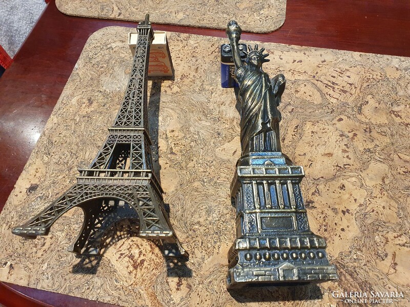 Eiffel és szabadság szobor együtt szép állapotban