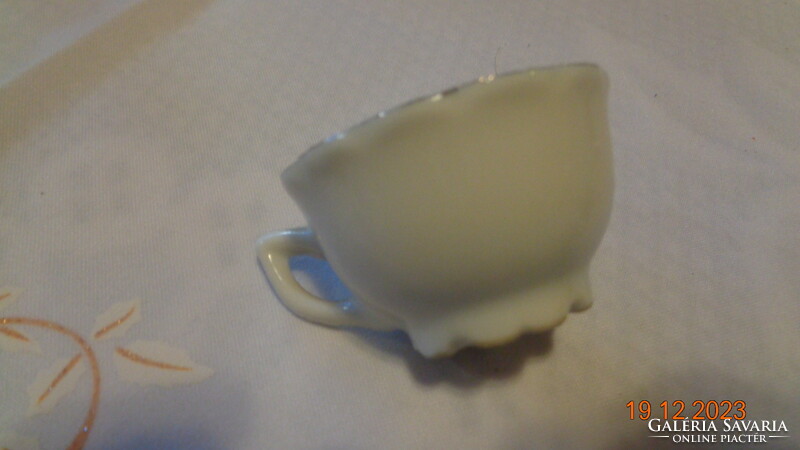 Canadian mini porcelain cup