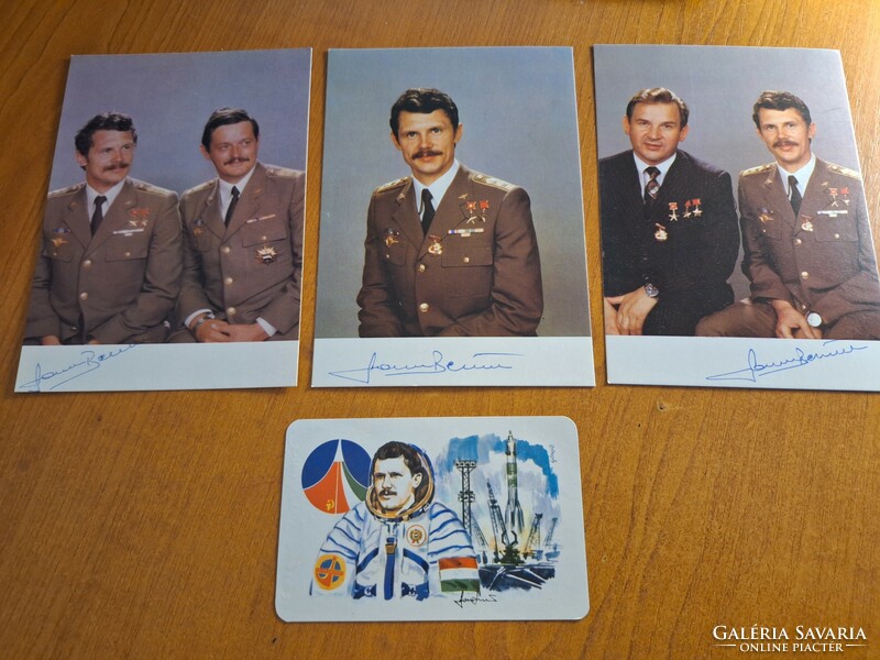 Color photos of Bertalan Farkas (3 pieces) and a calendar, all signed. HUF 159,000