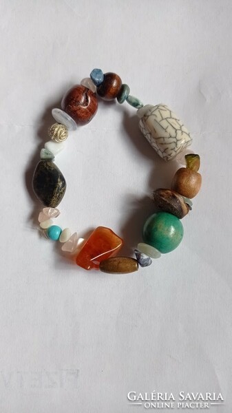 Fashion bracelet with mineral and wood pieces, women's jewelry