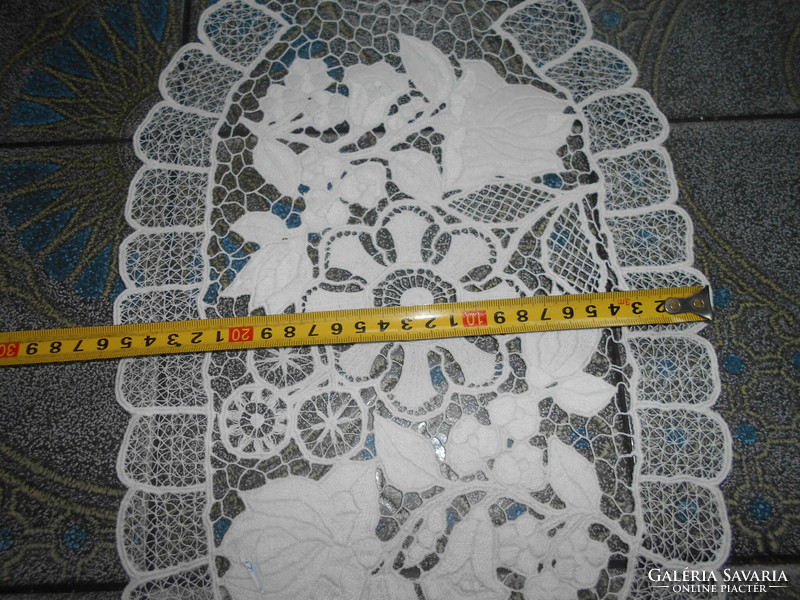 Tablecloth embroidered with Kalocsai risel pattern 50 cm x 25 cm