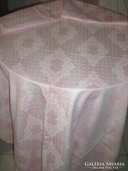 Beautiful vintage pink baroque pattern 2-pillow damask bedding set