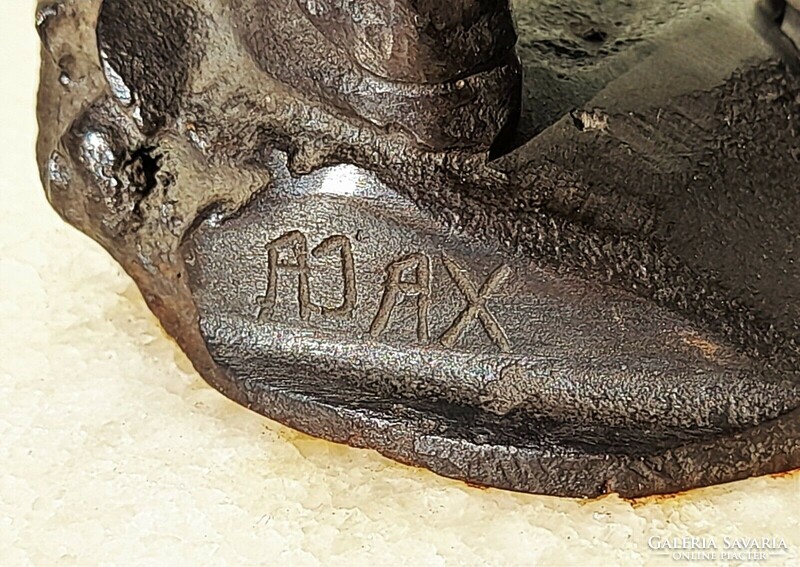Antik öntöttvas öntödei munkás szobor márvány talapzaton "AJAX" jelzéssel 19. sz.