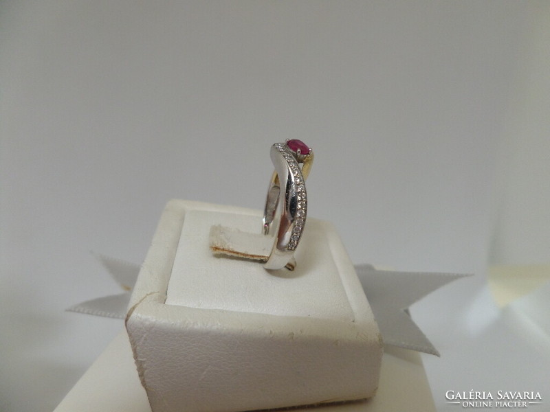 Gold ring with real ruby and tiny brilles