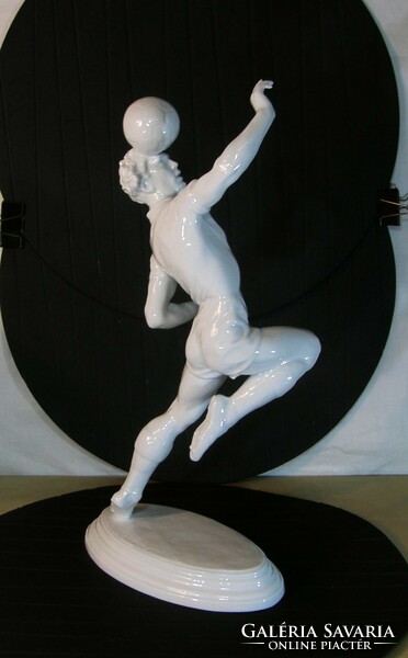 Head football player - soccer player - white Herend porcelain 37 cm - work of János Tóth 1956 s'