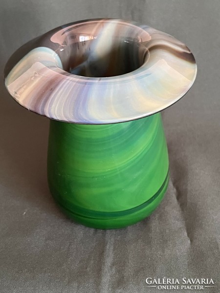 Zöld üveg váza Kosta jelzéssel (U0003)