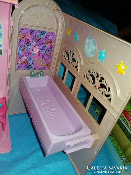 Eredeti MATTEL kompakt Barbie babaház praktikus összecsukható játék ház, babával a képek szerint