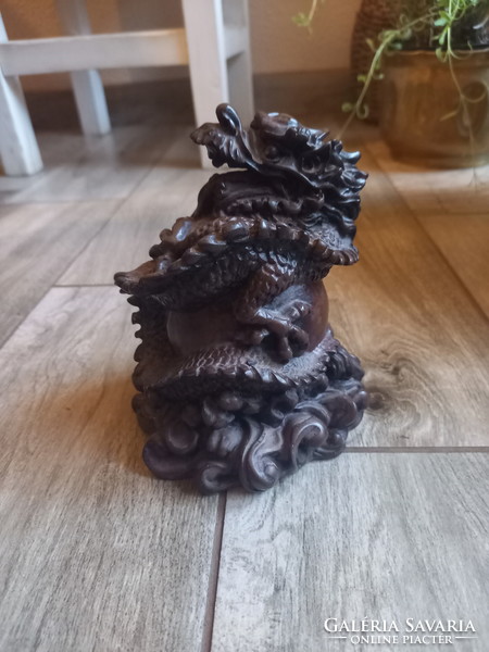 Sumptuous old resin dragon statue (14x12x12 cm)