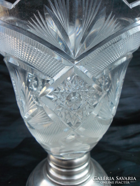 Richly chiseled crystal vase, marked, on a diamante silver base, flawless, collector's item.