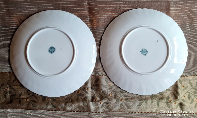 Sarreguemines faience cake plate, - larger size