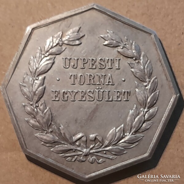 UTE . Budapesti lll. ker Torna és Vívó Egyesület . Kb1930  . 34 mm  13,4gramm . Jelzetlen Ag ezüst .