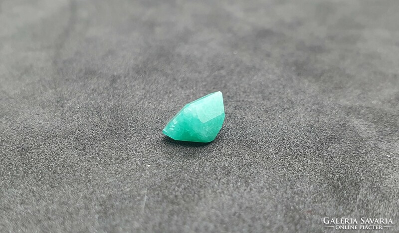 Colombian emerald 2.44 carats. With certification.