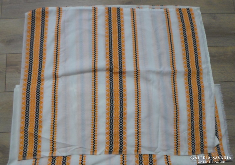 Retro curtain 1.: White-orange woven
