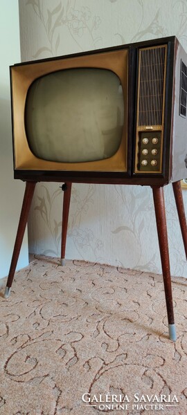 Standing television (collectors only)