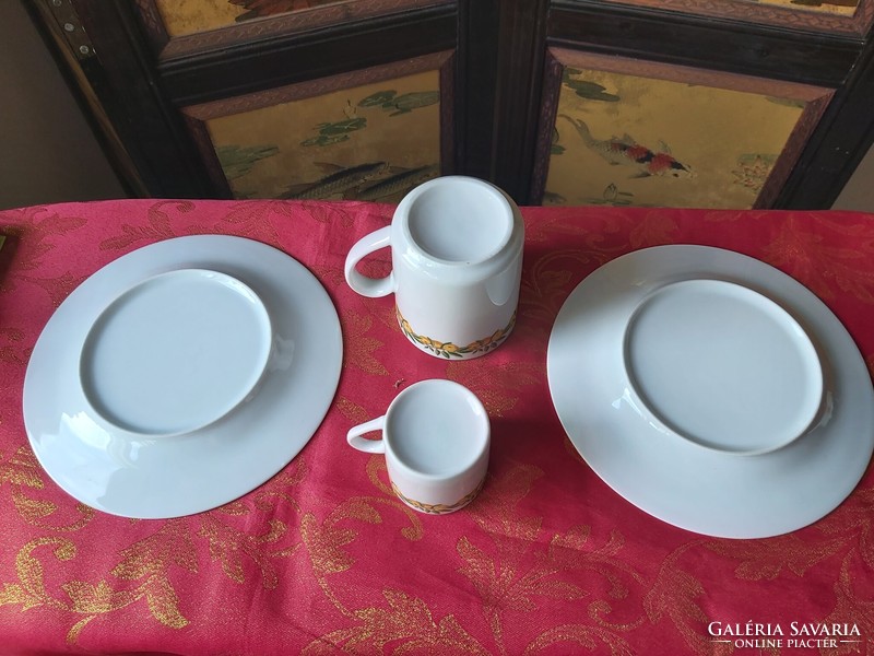 Mandarin porcelain breakfast set - in display case