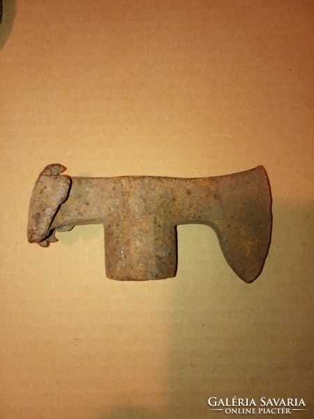 Antique step axe