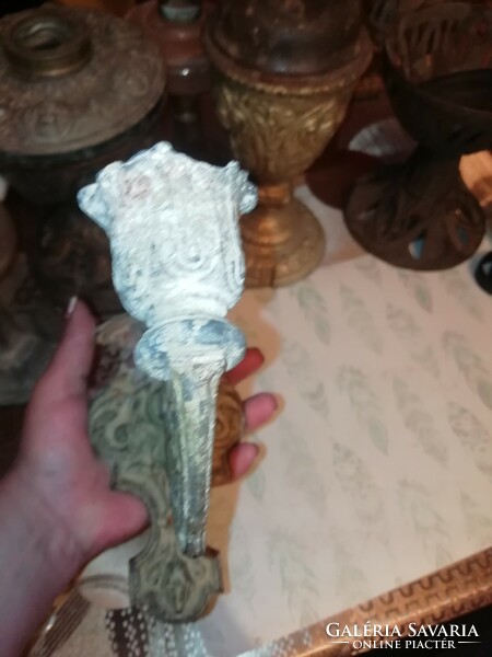 From the collection, a wall arm with candles, figural 3. It is in the condition shown in the pictures