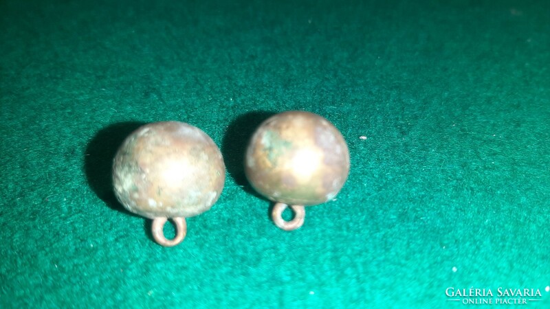 2 pieces of copper buttons