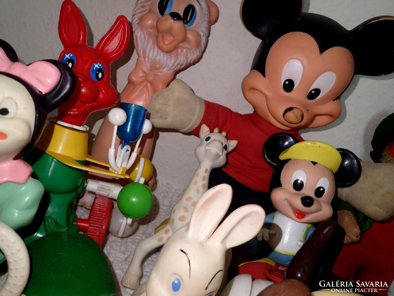 12 db retró gumi baba trafikáru gumibaba Walt Disney Mickey egér műanyag húzogatós tologatós játék