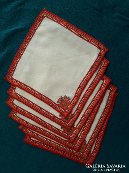 Set of 6 embroidered napkins / placemats