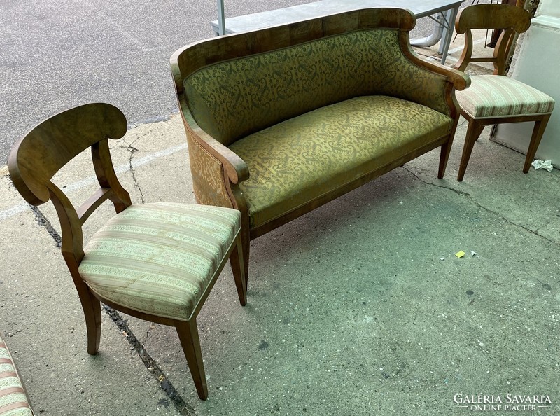 Biedermeier sofa with two chairs