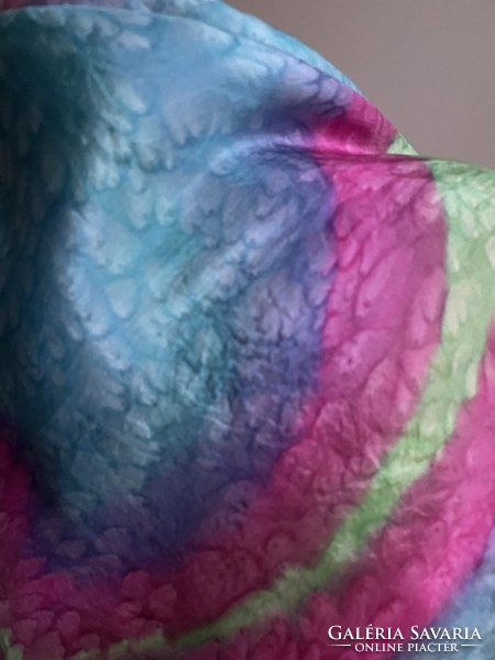 Luxurious, hand-dyed pille light silk scarf with delicate colors 83*83 cm, 100% silk