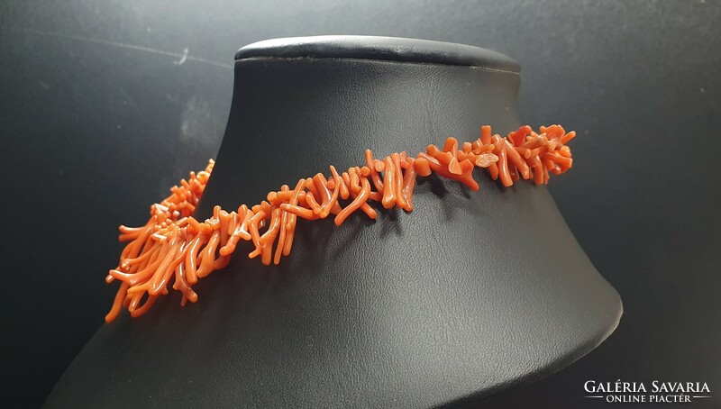 Sicilian noble coral necklace. With certification.