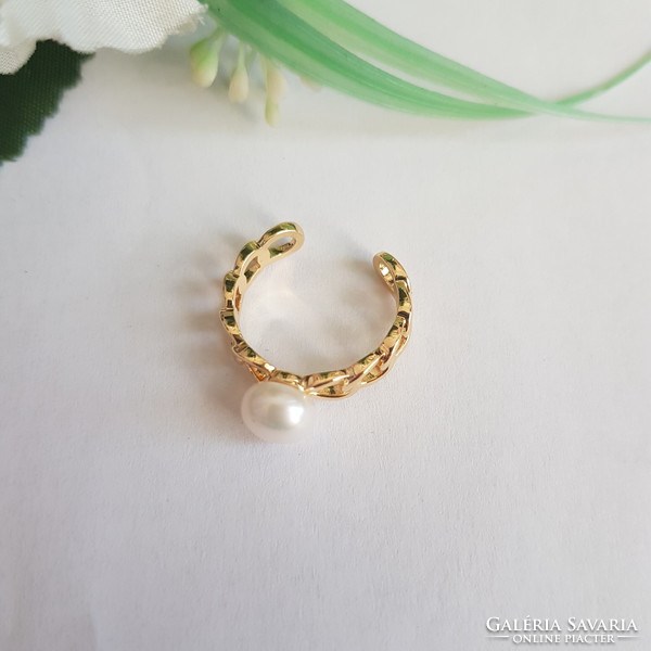 New, sizeless ring with white pearls, decorative chain link