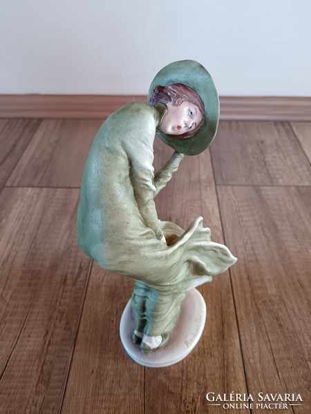 Antik Nápoly porcelán lány figura