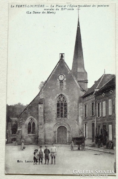 Antik   fotó  képeslap  - francia kisváros templomtér