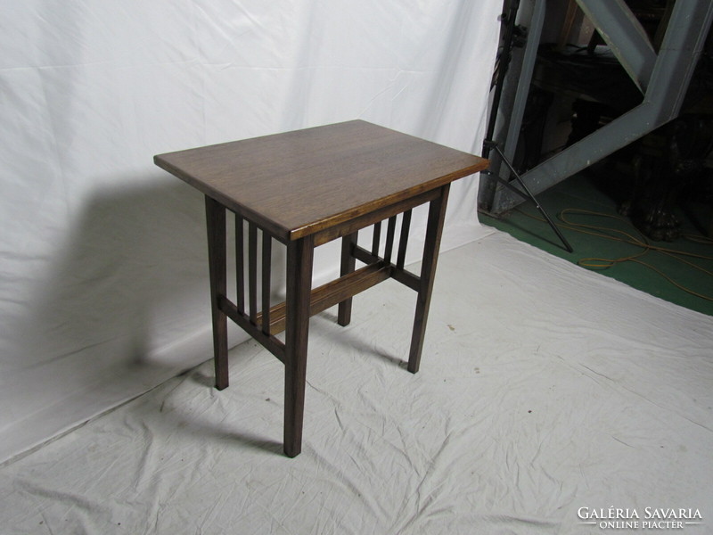 Antik Szecessziós kisasztal (restaurált)