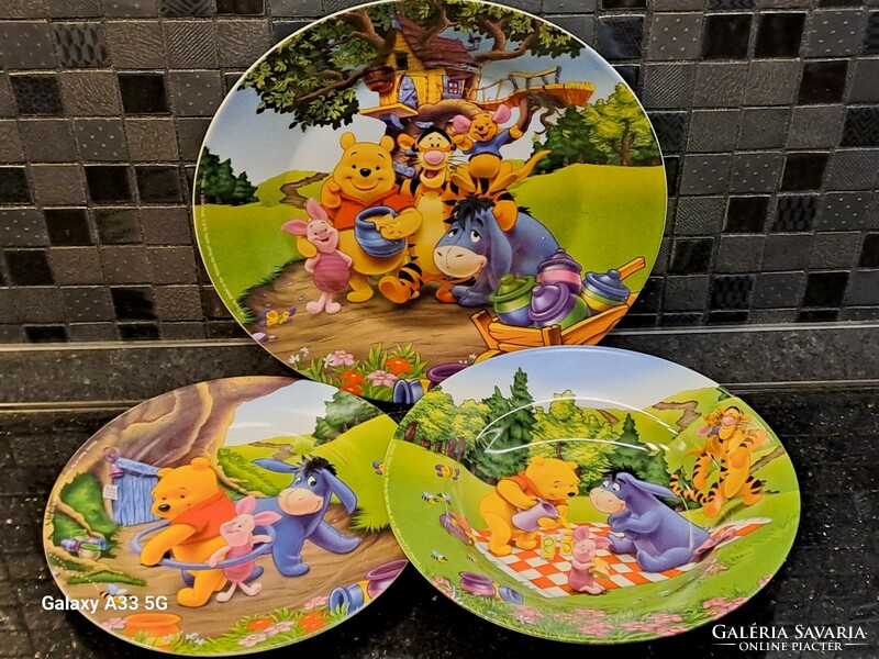 Disney Winnie the Pooh porcelain children's plate set with Winnie the Pooh decor