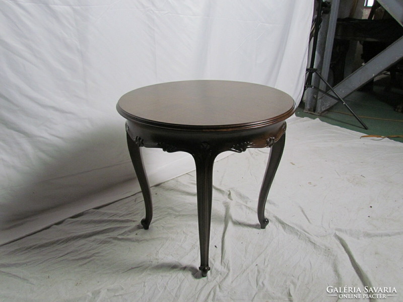 Antique neo-baroque round table (restored)